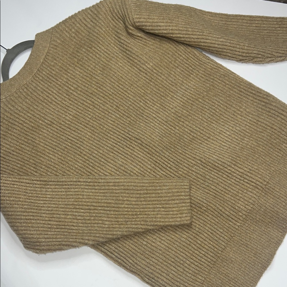 Abercrombie & Fitch Soft Knit Sweater Women's Size Small - Picture 6 of 10